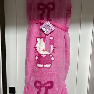 Hello kitty og bow throw